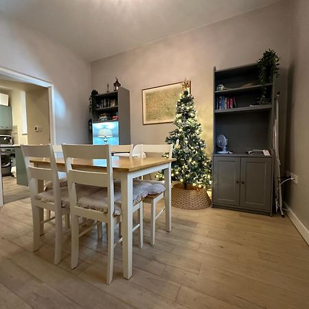 Cotswold Chapel, Sleeps Up To 5 In Kingsize Beds Lägenhet Chipping Norton Exteriör bild