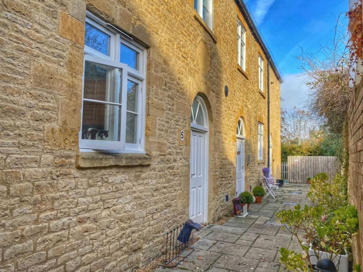 Cotswold Chapel, Sleeps Up To 5 In Kingsize Beds Lägenhet Chipping Norton Exteriör bild
